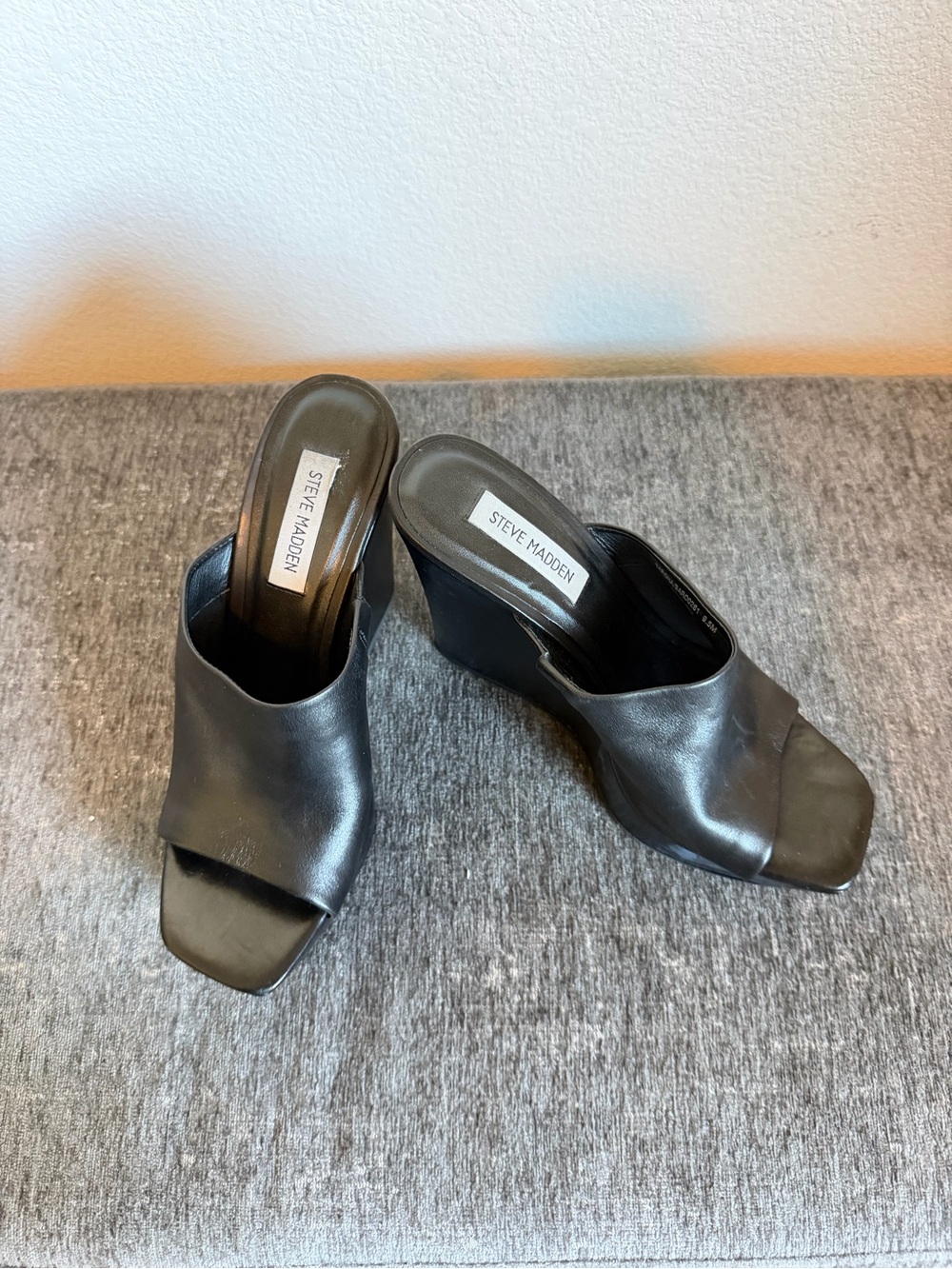 Steve Madden Black Leather Square-Toe Wedge Mules